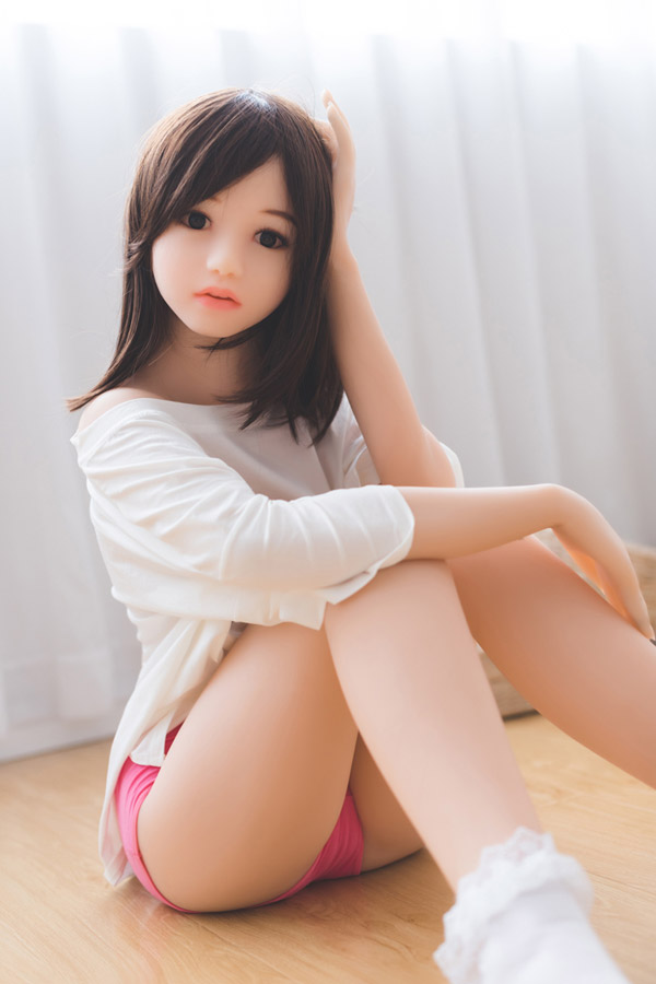 友穂 140cmかわいい精巧な貧乳ダッチワイフJYDOLL