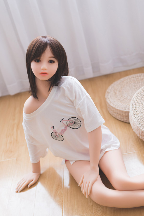 友穂 140cmかわいい精巧な貧乳ダッチワイフJYDOLL